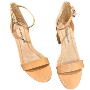 Amazon Essentials Tan NWOT‎ Block Heel Ankle Wrap Strap Sandals, size 8.